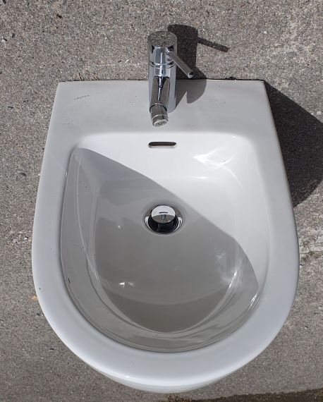 Wandbidet mit Einhandmischer