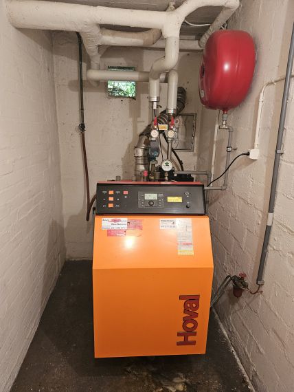 Hoval 18 kW Ölkessel (in Betrieb)