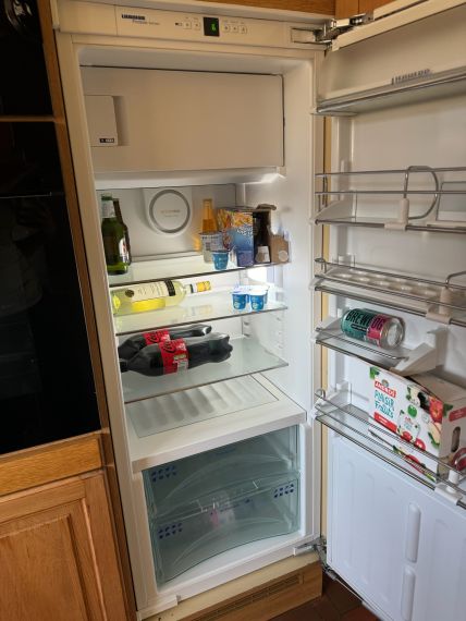 Frigo encastrable avec compartiment congélateur