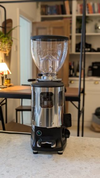 Mazzer Mini mit Kaffeedosierer